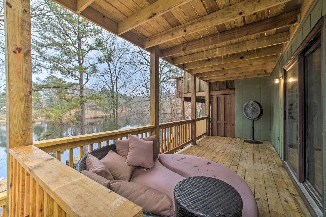 Renovated Lakefront Escape With Private Dock And Deck! Белла-Виста Экстерьер фото